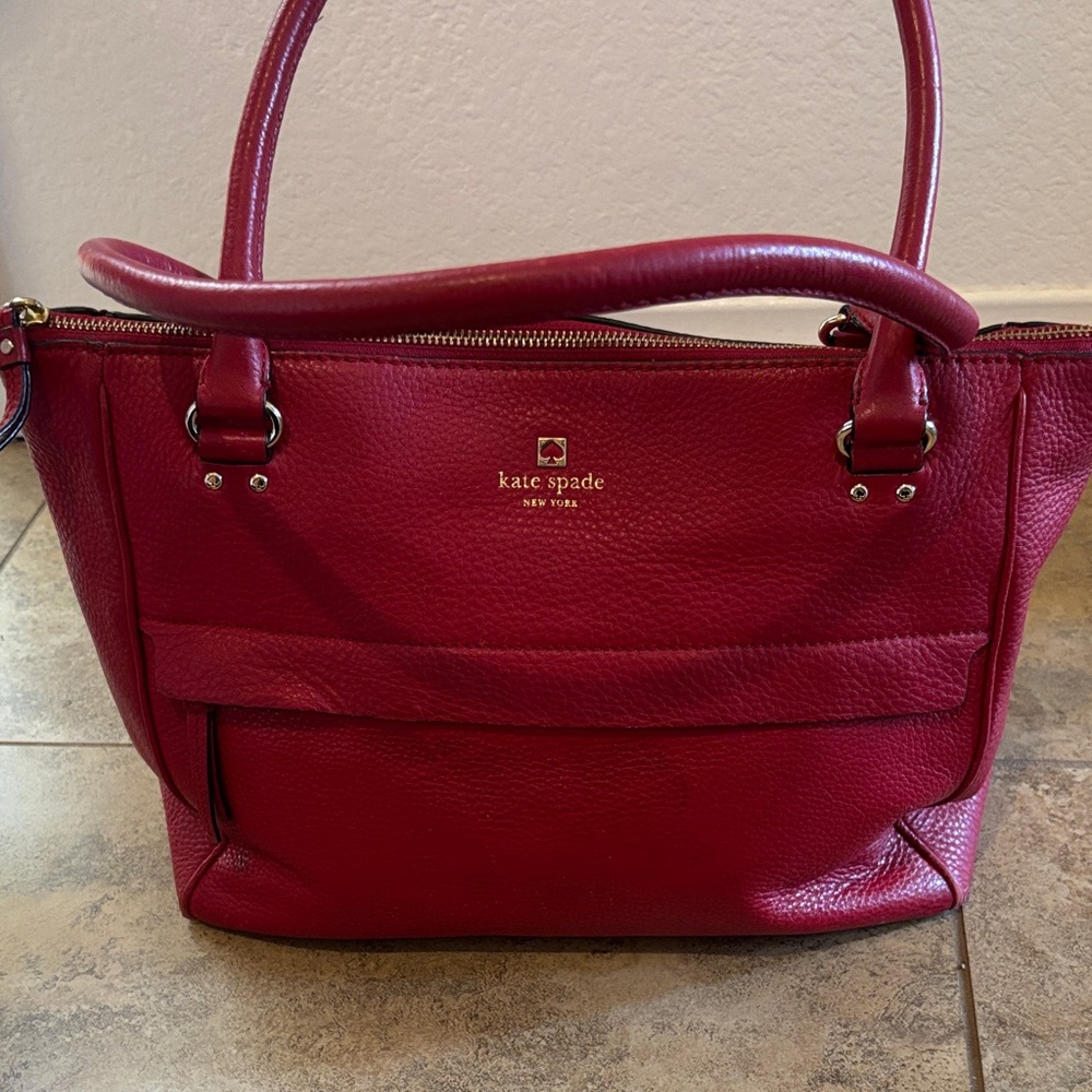 Vintage Kate Spade 🍒Cherry Red pebbled leather large tote Shoulder Bag/zipper
